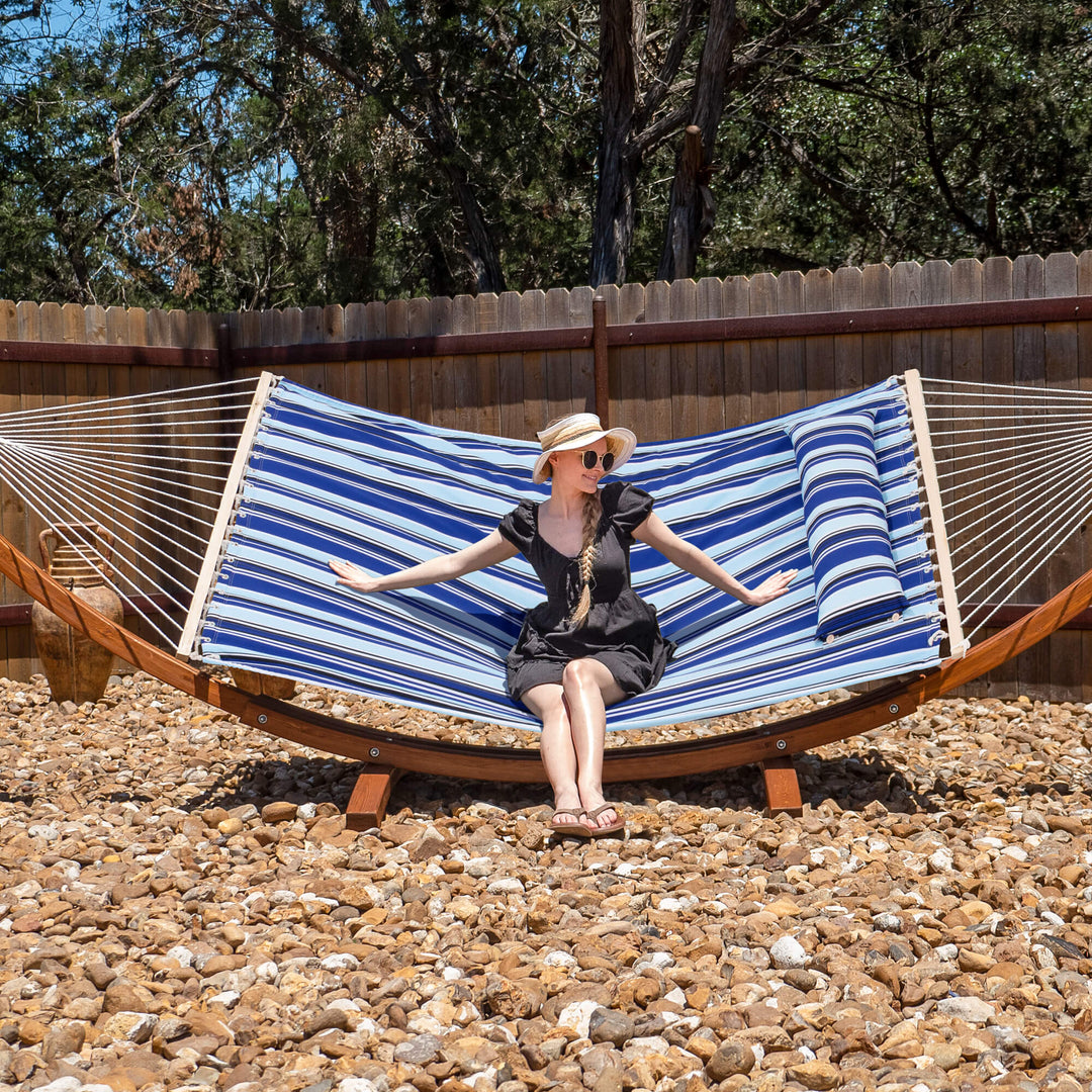 SUNCREAT-outdoor-double-quilted-hammock-with-stand#color_blue-stripes