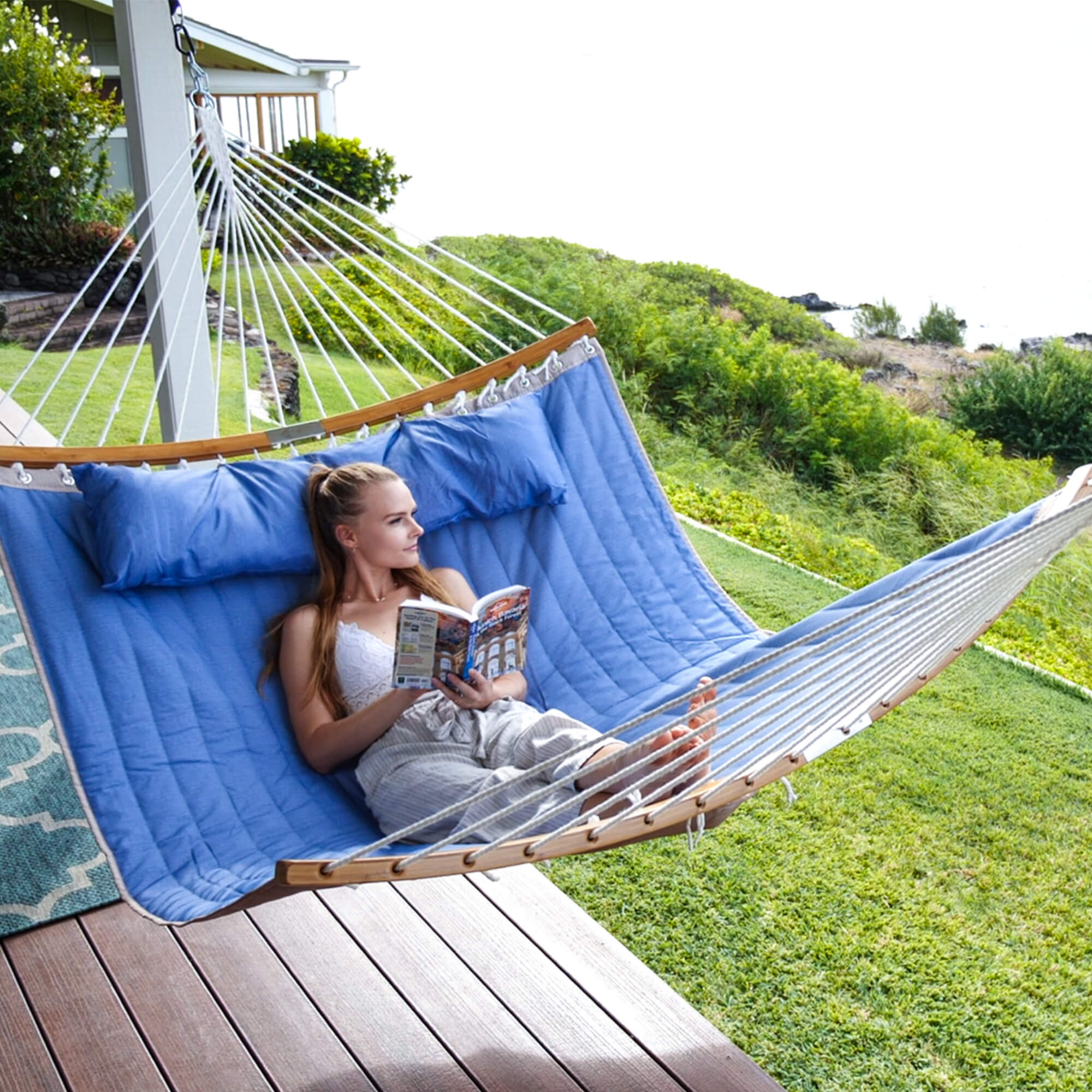 SUNCREAT-Double-Quilted-Hammock-with-Stand-Blue#color_blue